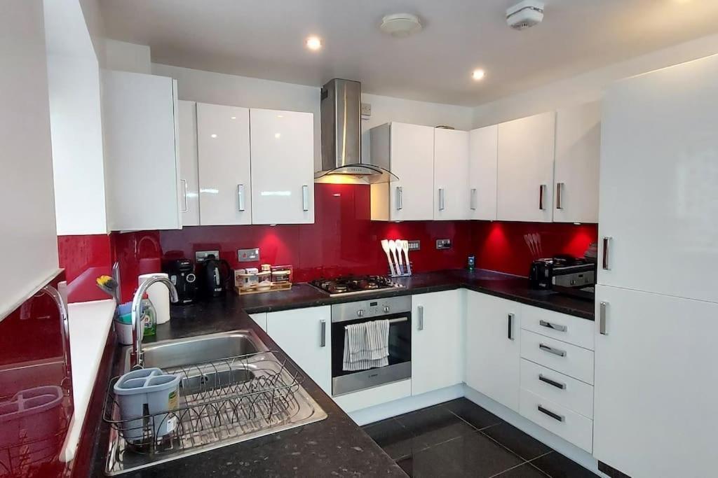 Modern Home Near Etihad, Coop Live Manchester Ngoại thất bức ảnh